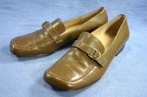 ANNE KLEIN GREEN LEATHER LOAFERS SHOES 8 M MINT