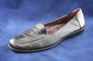 COLE HAAN CITY WOMEN'S BLK LEATHER LOAFERS 7 B EUC
