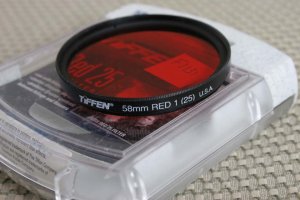 TIFFEN AUTH 58mm 25 RED 1 LENS FILTER USA EX+ F1131