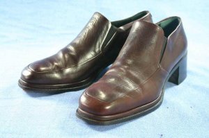 JOAN & DAVID BURGUNDY LEATHER HEELED LOAFERS SHOES 6 M