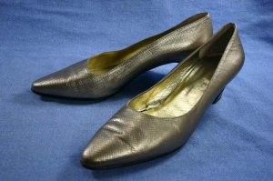 PETRA GOLD LEATHER MID-HEEL PUMPS 7.5 M