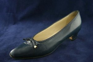 BALLY WOMENS NAVY NAPPA LEATHER LOW HEEL PUMPS 8 N
