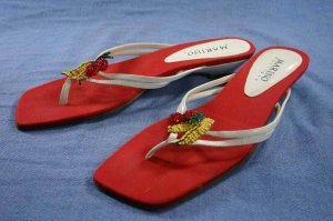 MARINO BOUTIQUE WHITE LEATHER BEADED THONG SANDALS 11 M
