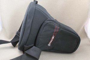 TAMRAC 517 BLACK HOLSTER PACK DIGITAL CAMERA W/ZOOM BAG