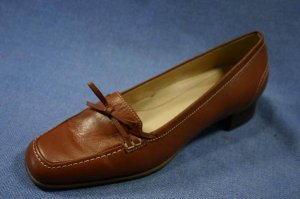 EASY SPIRIT WOMENS BROWN LEATHER LOAFERS SHOES 6 B NEW