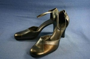 NINE WEST METALLIC HI HEEL ANKLE STRAP PUMPS 9.5 M NEW