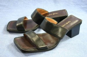 NINE WEST CHUREN BLACK LEATHER SLIDE SANDALS 7 M MINT