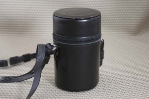MINOLTA AUTH BLK LEATHER LENS CASE OM 135mm f/3.5 MINT