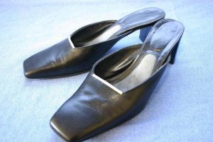 ROBERT CLERGERIE FRANCE BLK LEATHER MID-HEEL MULES 6 M