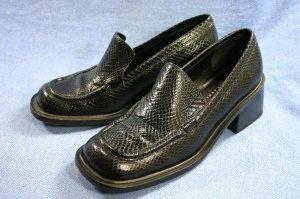 BCBG MAXAZRIA WOMEN BLACK LEATHER LOAFERS SHOES 6 M EUC