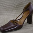BCBG PARIS BURGUNDY LEATHER X-STRAP PUMPS 8 B MINT