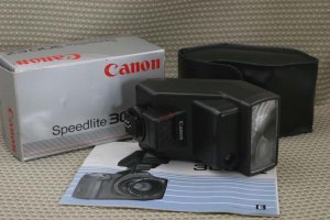 CANON SPEEDLITE 300EZ EOS FILM CAMERA FLASH MINT IN BOX