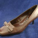 KENNETH COLE REACTION WOMENS BROWN LEATHER BOW PUMPS 7