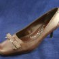 KENNETH COLE REACTION WOMENS BROWN LEATHER BOW PUMPS 7