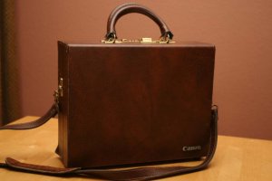 Vintage CANON BRAND LOCKABLE HARD CAMERA CASE RARE