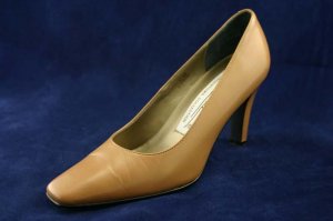 CARESSA WOMENS BROWN LEATHER PUMPS 5.5 M MINT