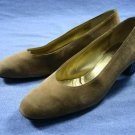 BRUNO MAGLI WOMENS TAN SUEDE MID HEEL PUMPS 8 AA EUC