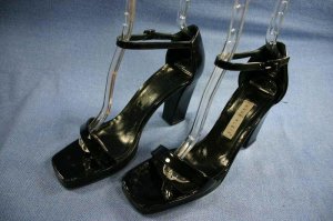 ANNE KLEIN BLACK PATENT ANKLE STRAP PLATFORM SANDAL 8.5