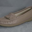 SAS WOMENS TAUPE LEATHER HANDSEWN LOAFERS 7 S MINT