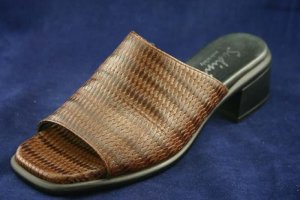SUDINI WOMENS BRN WOVEN LEATHER SLIDE SANDALS 7.5 M EUC