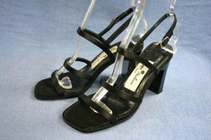 GRUPPO ITALIAN WOMENS BLACK SATIN STRAPPY SANDALS 5.5