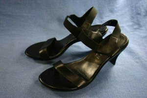 ANNE KLEIN NEW YORK BLACK STRAPPY HIGH HEEL SANDALS 7 M