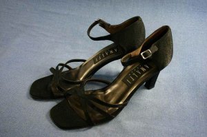 AMALFI WOMENS BLACK SILK EVENING SANDALS PUMPS 9 B MINT