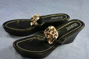 FRANCO SARTO BLACK WEDGE LEOPARD THONG SANDALS 8 M