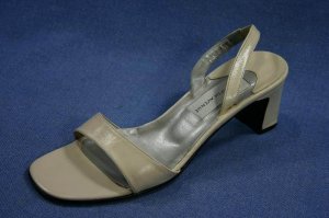 SAKS FIFTH AVENUE BEIGE LEATHER SLINGBACK SANDALS 8 M