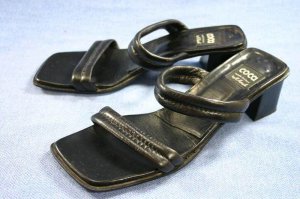 COCA DESIGNER WOMENS BLACK LEATHER SANDALS 39/8 M EUC