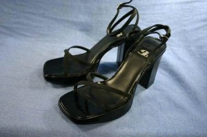 NINE WEST 9&CO BLACK SATIN PLATFORM SANDALS 7 M MINT