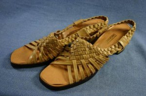 VINTAGE 60'S CARESSA TAN WOVEN SLINGBACK SANDALS 10 N