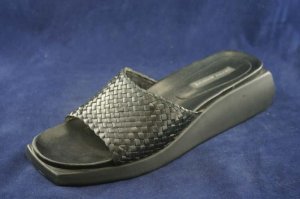 SESTO MEUCCI BLK WOVEN LEATHER WEDGE SLIDE SANDALS 8.5