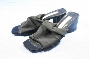 DONALD J PLINER STRETCH FABRIC SLIDES SANDALS 8 M