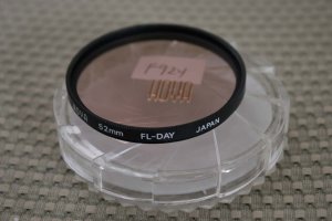 HOYA AUTH 52mm FL-DAY LENS FILTER IN CASE EX++ F924
