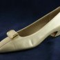 FERRAGAMO WOMENS BONE PEARL LEATHER PUMPS 6 AA MINT