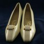 FERRAGAMO WOMENS BONE PEARL LEATHER PUMPS 6 AA MINT