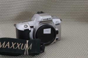 MINOLTA MAXUUM STsi FILM CAMERA FLASH Digital Back Up