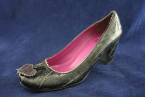 NUE COLLECTION ITALIAN DOLL TOE LEATHER PUMPS 38/7 M