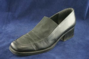 DONALD J PLINER BLK LEATHER & STRETCH LOAFERS 6.5 M