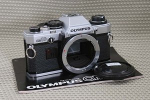 OLYMPUS OM10 OM 10 FILM CAMERA BODY EXCELLENT COND