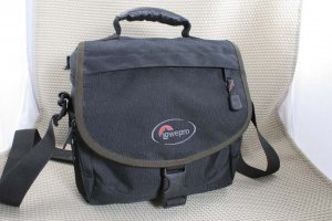 LOWEPRO NOVA 2 SLR FILM/DIGITAL CAMERA BAG PACK EX+
