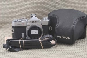 KONICA AUTOREFLEX T  MANUAL ALL MECHANICAL FILM CAMERA