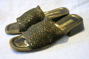 VIA SPIGA BLACK STRETCH CROCHET MULES SHOES 8.5 N