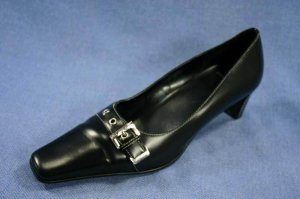 ANNE KLEIN AK2 BLACK LEATHER MID HEEL PUMPS 6.5 M EUC