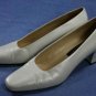 AMALFI BONE PEARL WHITE LEATHER PUMPS 9 AA MINT