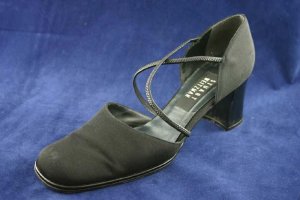 STUART WEITZMAN BLACK FABRIC X-STRAP PUMPS 8 AA EUC