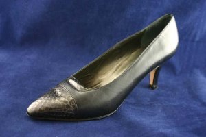 PALOMA BLACK LEATHER & SNAKESKIN PUMPS SIZE 8.5 AA NEW