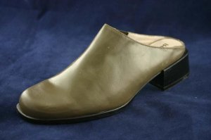 BEAUTIFELL WOMENS GREEN LEATHER CLOGS MULES 36/6 NEW