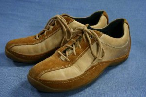 CLARKS PRIVO WOMENS TAN LEATHER WALKING SHOES 6.5 M EUC